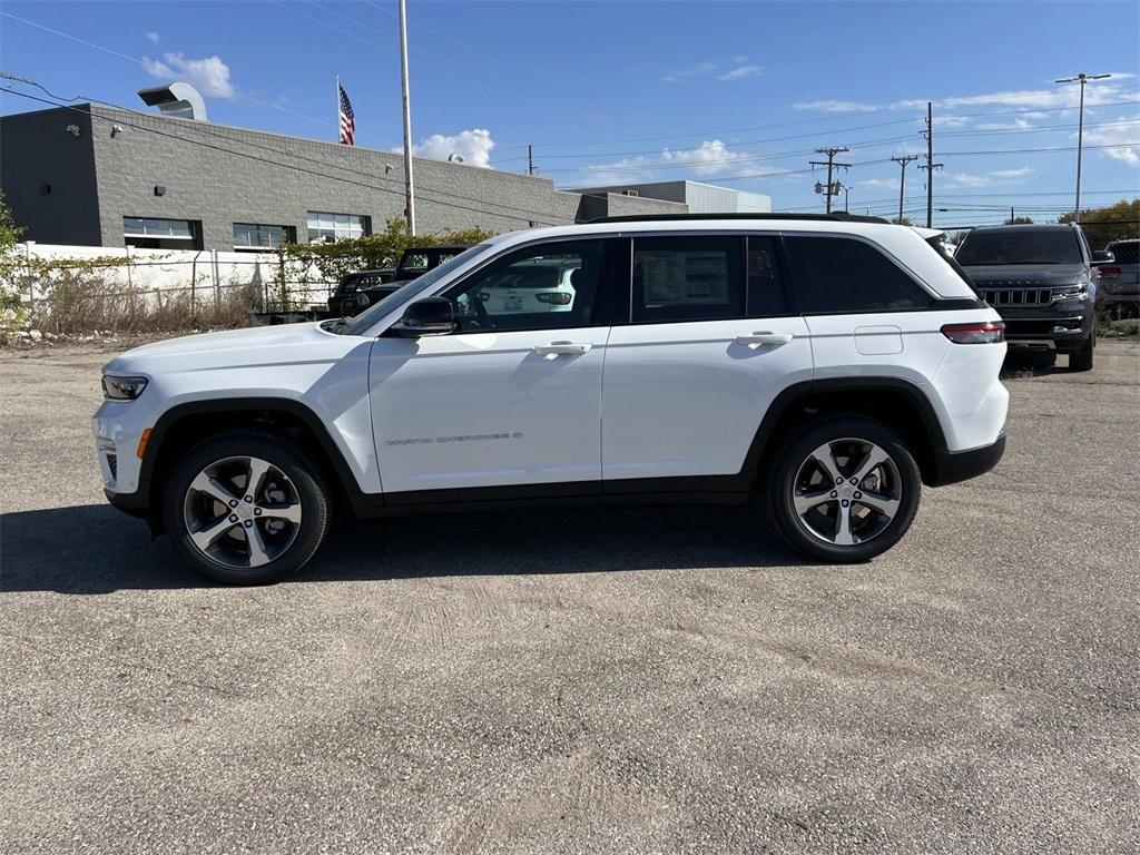 new 2025 Jeep Grand Cherokee car, priced at $56,084