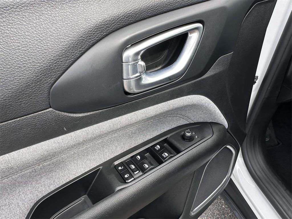 used 2022 Jeep Compass car, priced at $22,995