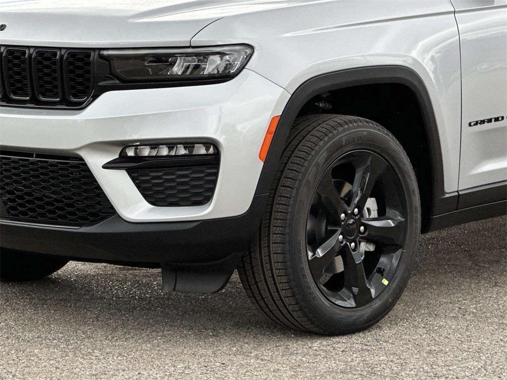 new 2025 Jeep Grand Cherokee car, priced at $53,181