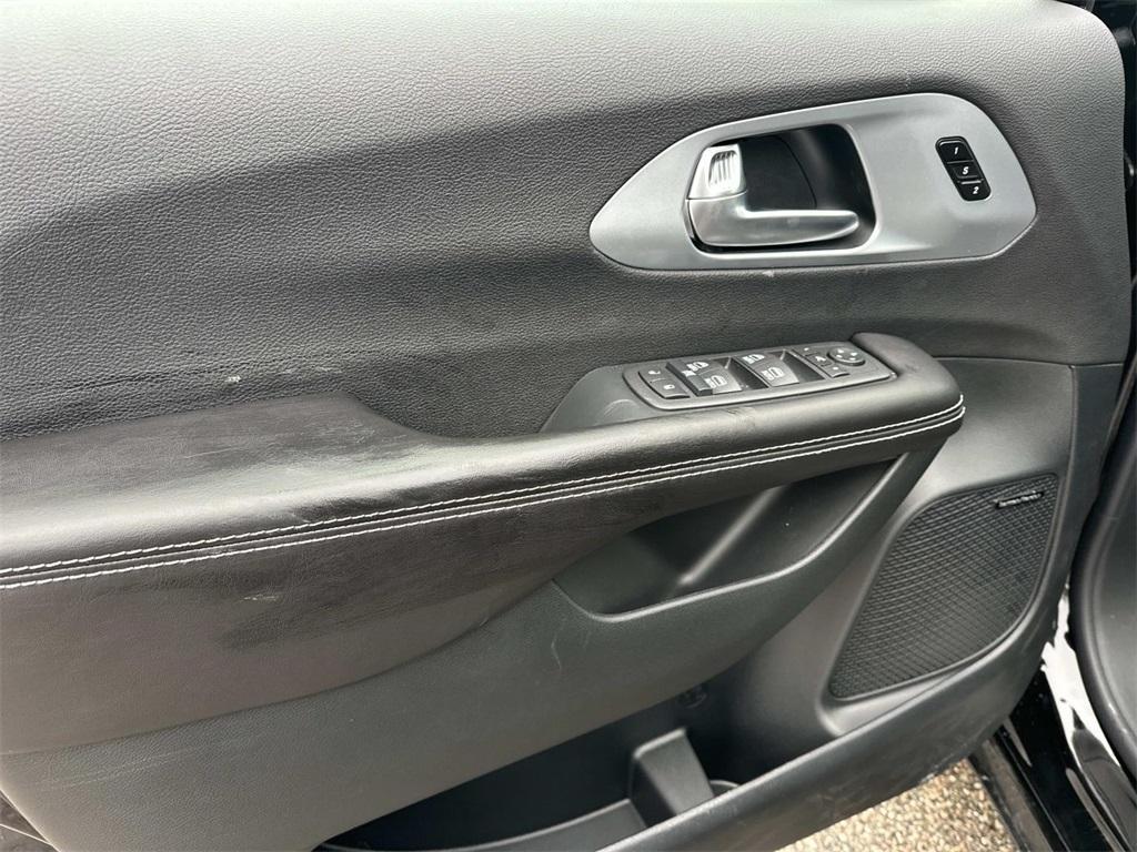 new 2026 Chrysler Pacifica car, priced at $59,054