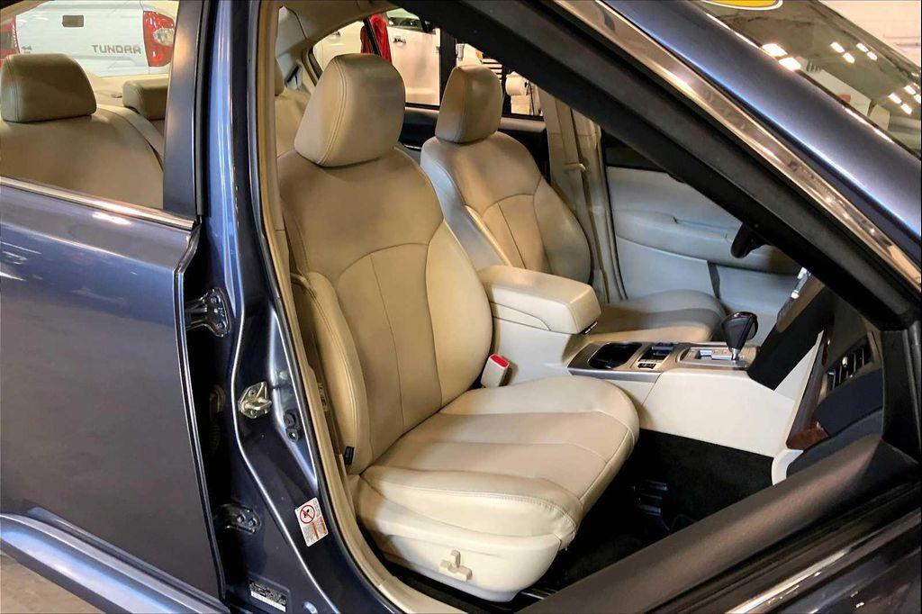 used 2014 Subaru Legacy car, priced at $9,995