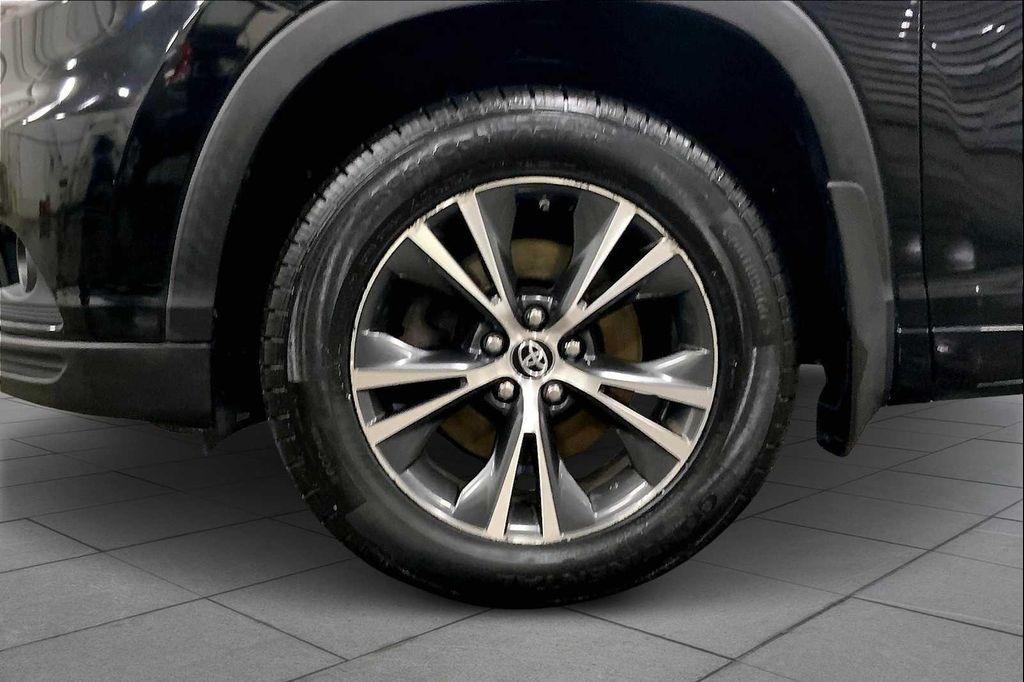 used 2016 Toyota Highlander car, priced at $19,335