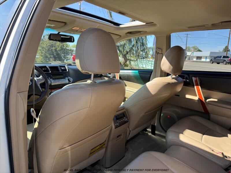used 2008 Toyota Highlander car, priced at $12,495