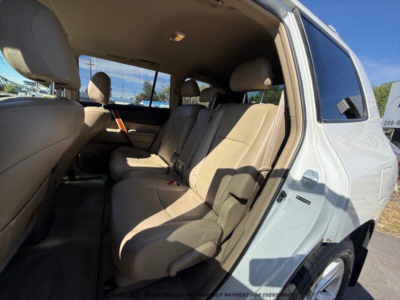 used 2008 Toyota Highlander car, priced at $12,495