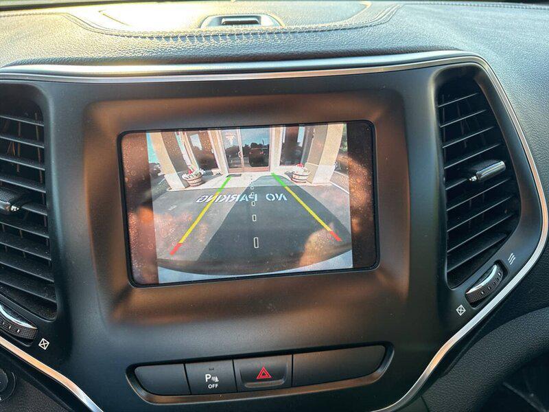 used 2019 Jeep Cherokee car, priced at $14,495