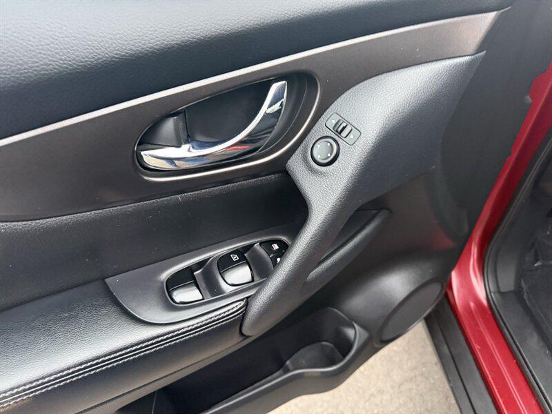 used 2014 Nissan Rogue car, priced at $9,995