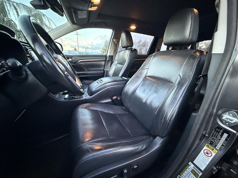 used 2015 Toyota Highlander car, priced at $19,895