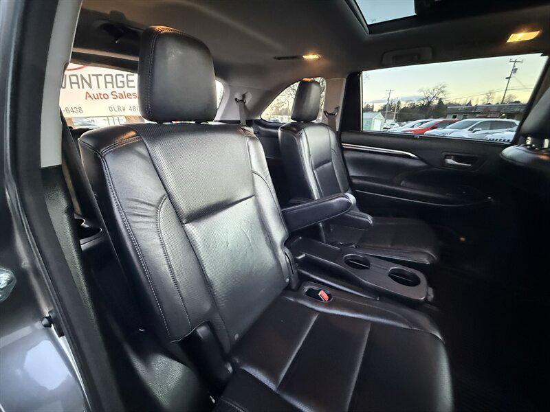 used 2015 Toyota Highlander car, priced at $19,895