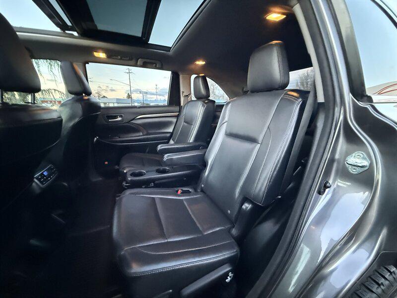 used 2015 Toyota Highlander car, priced at $19,895