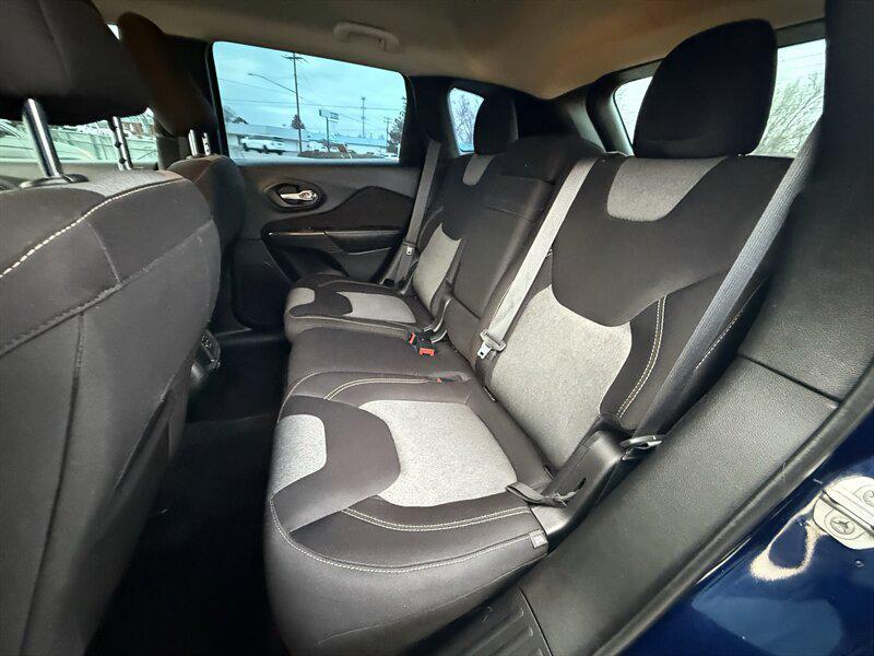 used 2015 Jeep Cherokee car, priced at $7,995