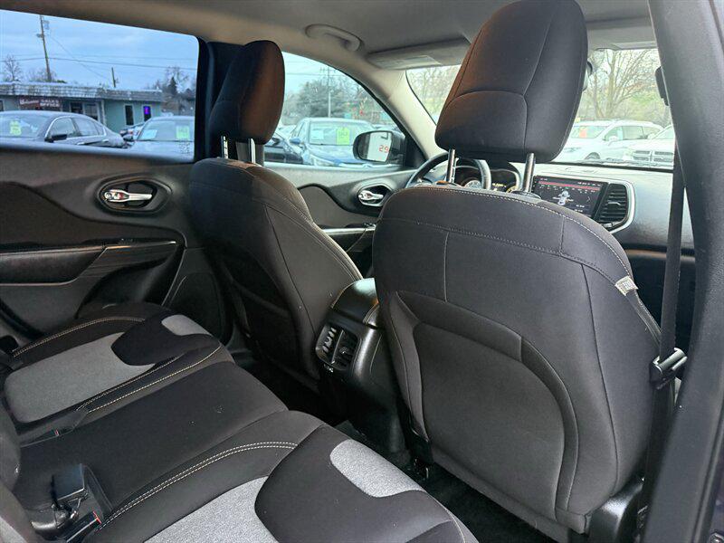 used 2015 Jeep Cherokee car, priced at $7,995