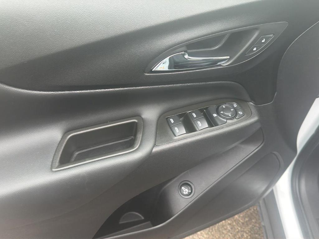 used 2024 Chevrolet Equinox car, priced at $22,989