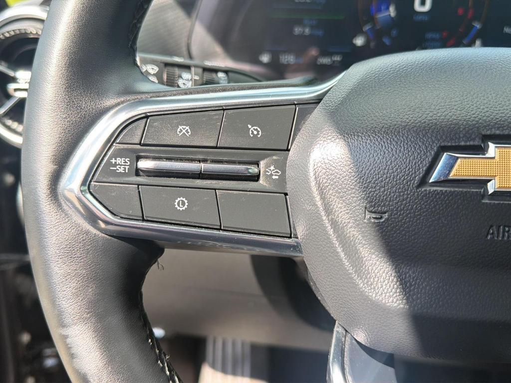 used 2025 Chevrolet Equinox car, priced at $27,249
