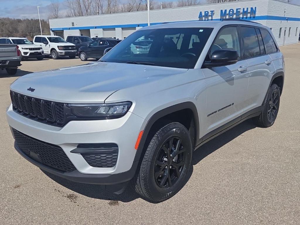 used 2025 Jeep Grand Cherokee car, priced at $33,345