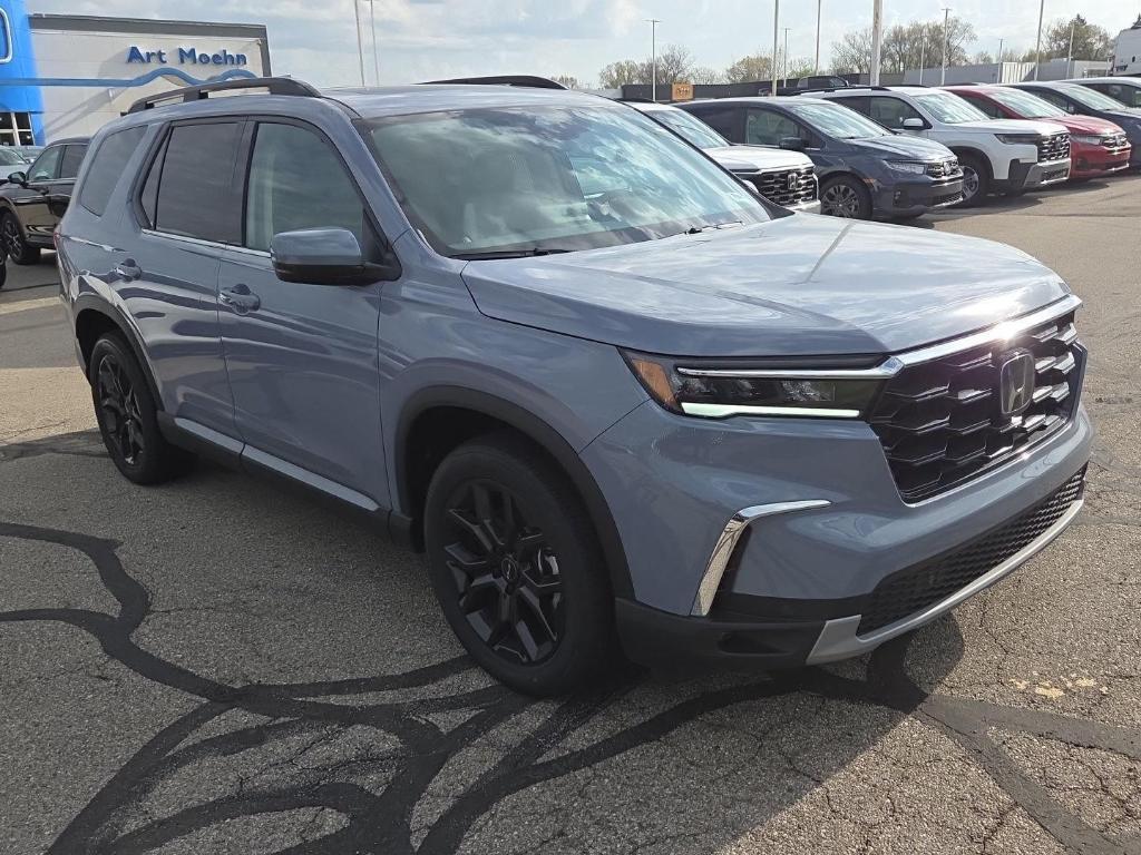 new 2025 Honda Pilot car, priced at $52,304