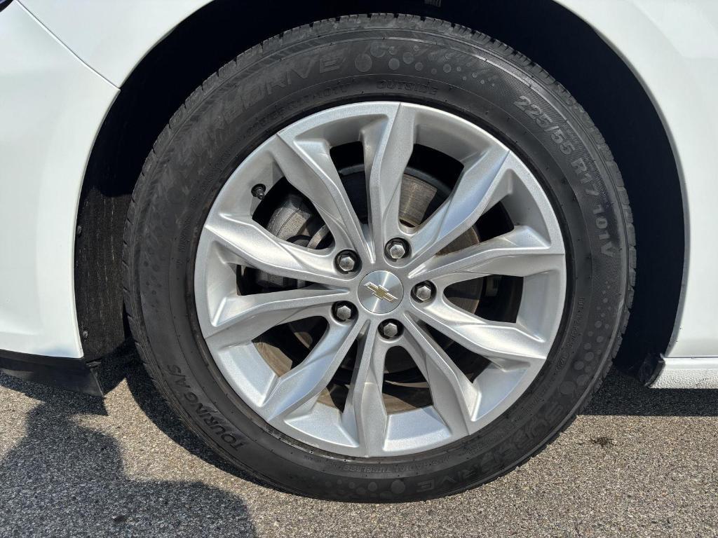 used 2024 Chevrolet Malibu car, priced at $17,979