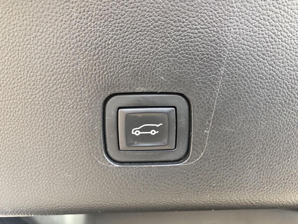 used 2020 Chevrolet Traverse car, priced at $21,789