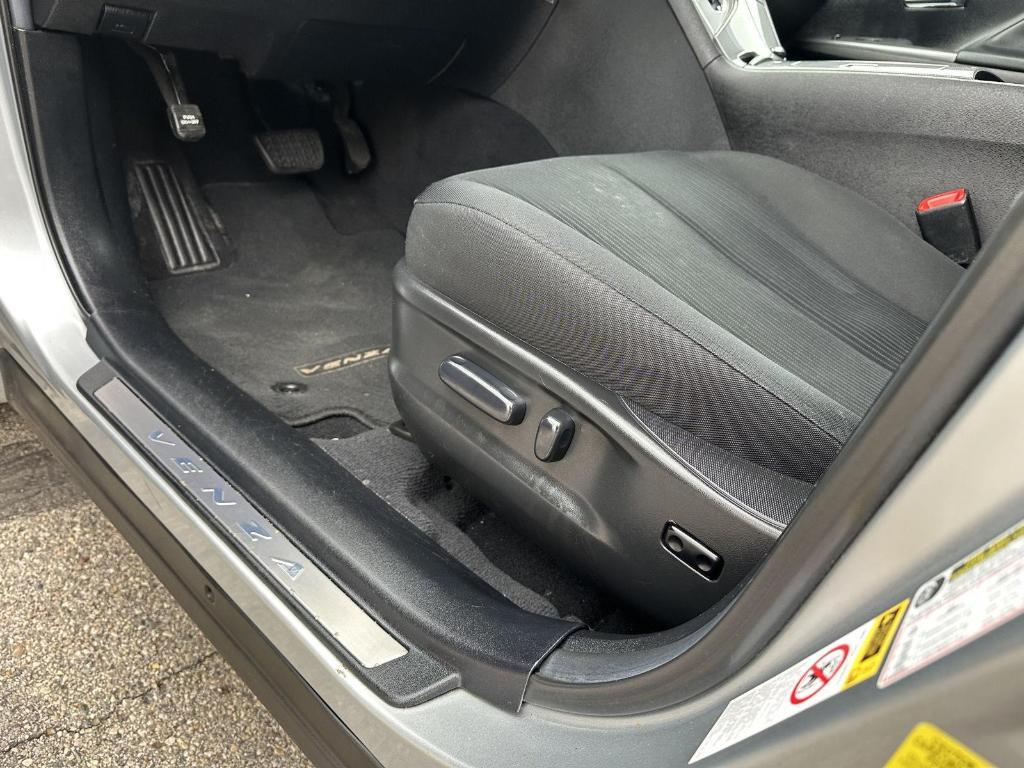 used 2015 Toyota Venza car, priced at $9,989