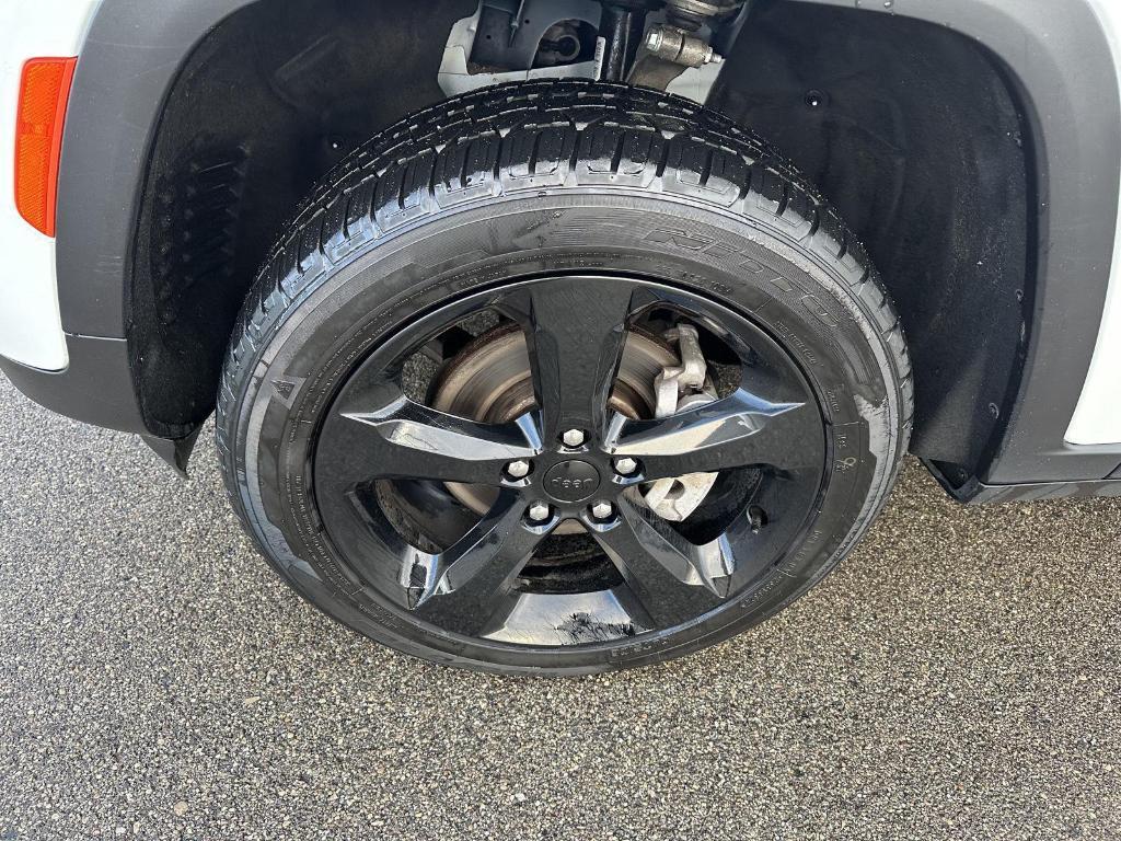 used 2023 Jeep Grand Cherokee car, priced at $27,489