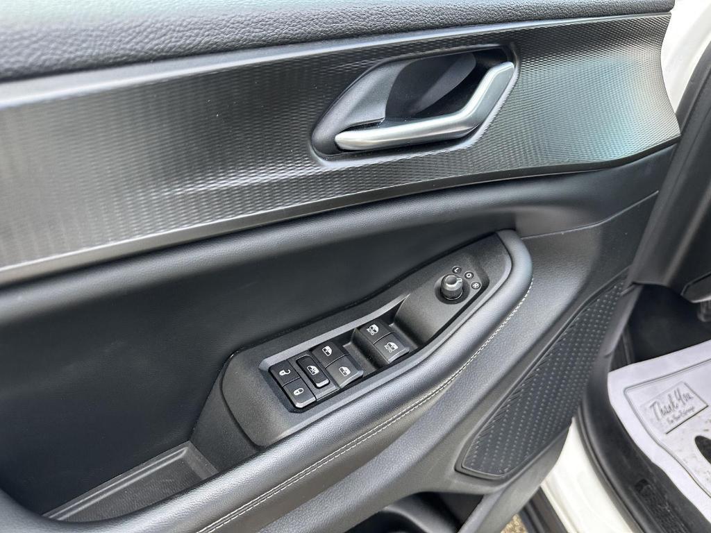 used 2023 Jeep Grand Cherokee car, priced at $27,489