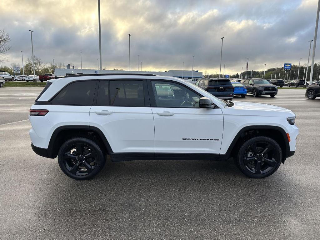 used 2023 Jeep Grand Cherokee car, priced at $27,489