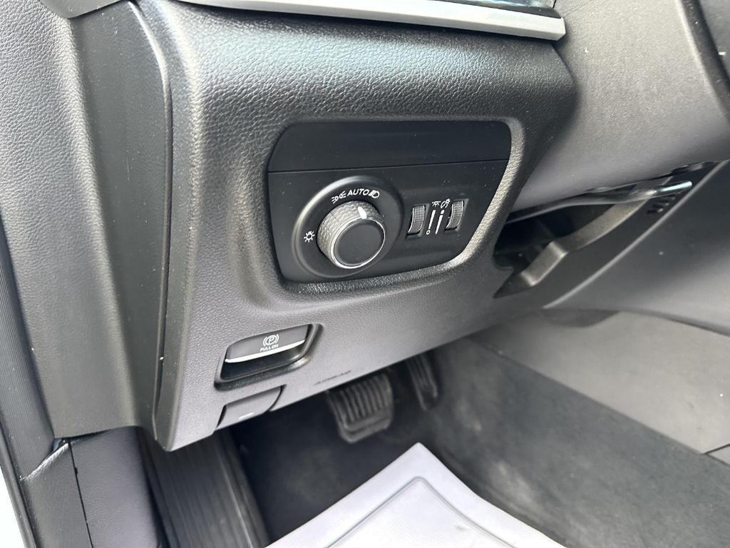 used 2023 Jeep Grand Cherokee car, priced at $27,489