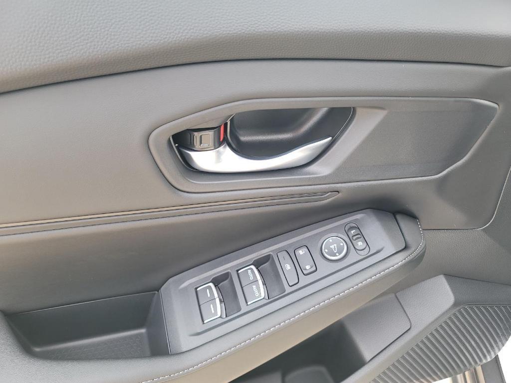 new 2025 Honda Accord Hybrid car, priced at $35,304