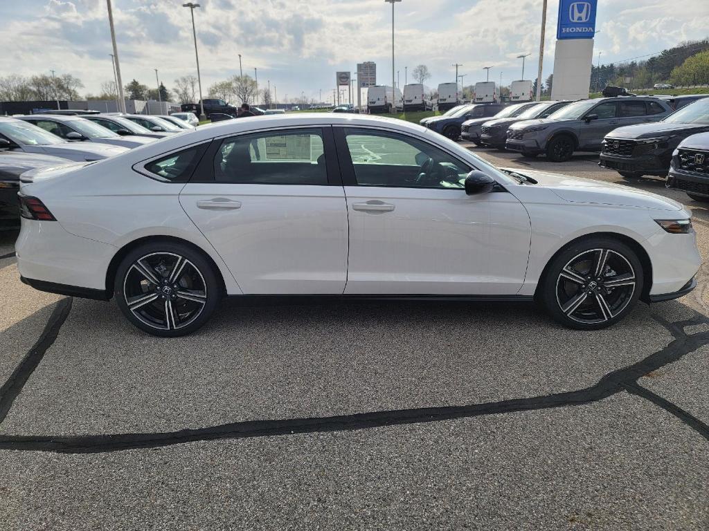 new 2025 Honda Accord Hybrid car, priced at $35,304