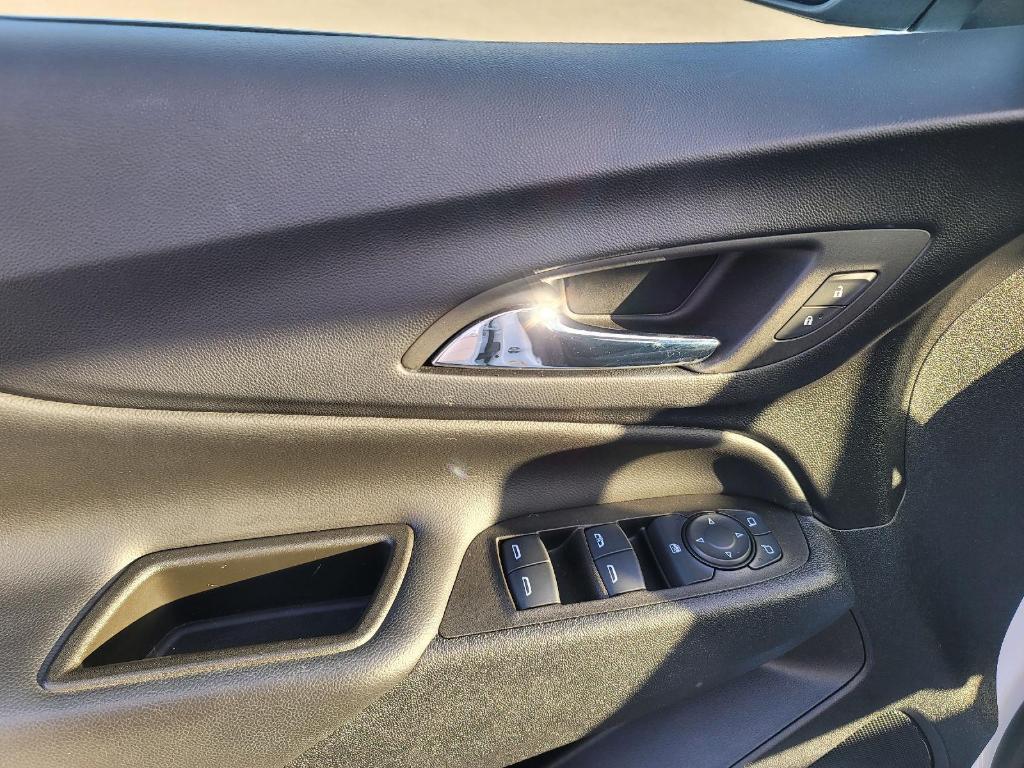 used 2023 Chevrolet Equinox car, priced at $21,989
