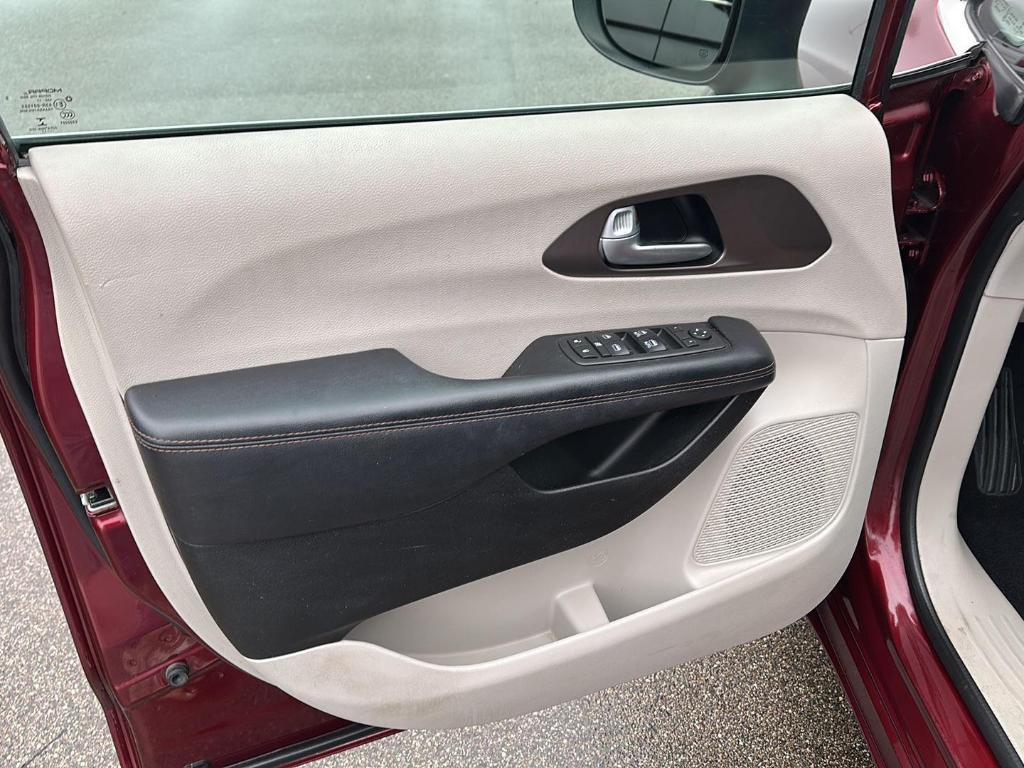 used 2017 Chrysler Pacifica car, priced at $11,989