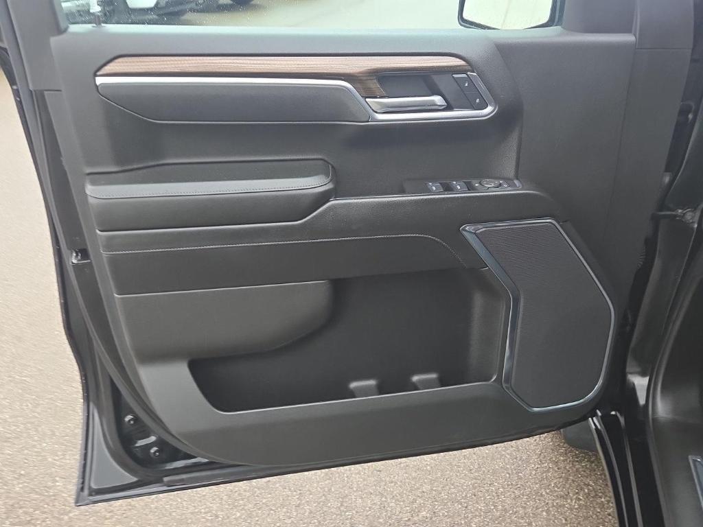 used 2025 Chevrolet Silverado 1500 car, priced at $40,485