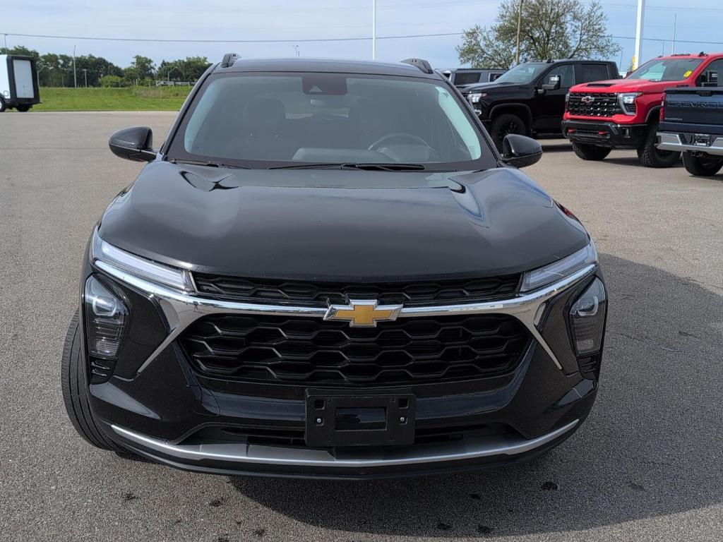 used 2025 Chevrolet Trax car, priced at $20,907