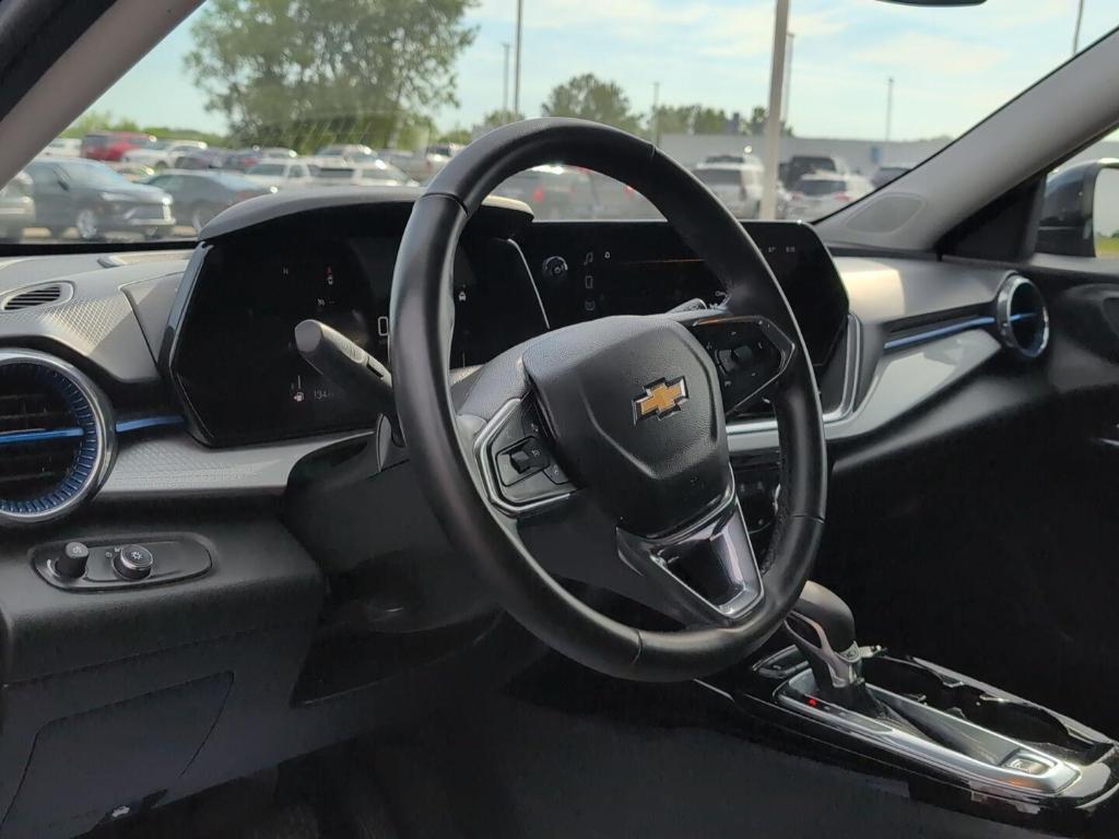 used 2025 Chevrolet Trax car, priced at $20,907