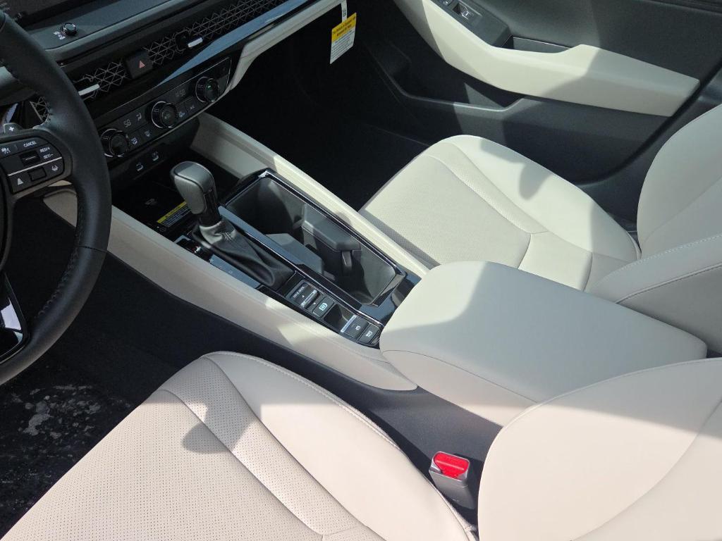 new 2025 Honda Accord Hybrid car, priced at $36,304