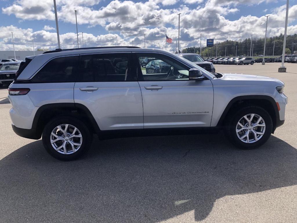 used 2022 Jeep Grand Cherokee car, priced at $26,489