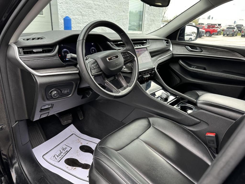 used 2023 Jeep Grand Cherokee car, priced at $28,915