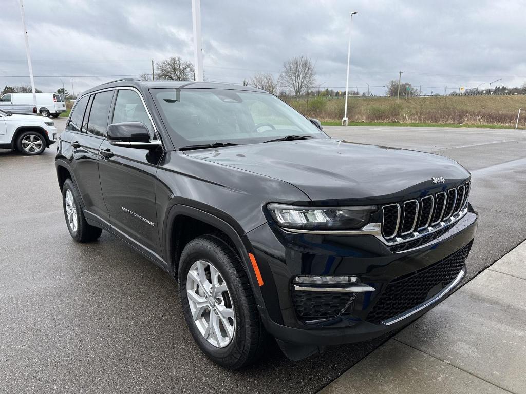 used 2023 Jeep Grand Cherokee car, priced at $28,915