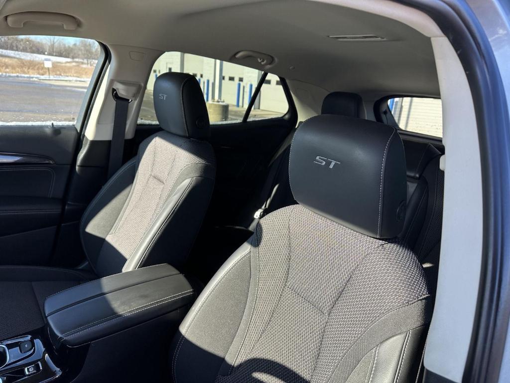 used 2023 Buick Envision car, priced at $25,595