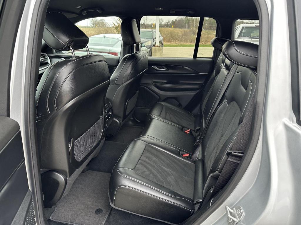 used 2025 Jeep Grand Cherokee car, priced at $33,989