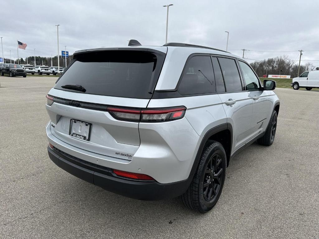 used 2025 Jeep Grand Cherokee car, priced at $33,989