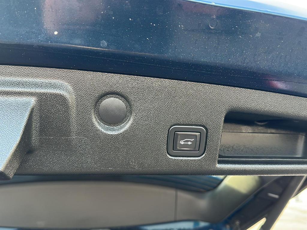 used 2020 Chevrolet Equinox car, priced at $18,929