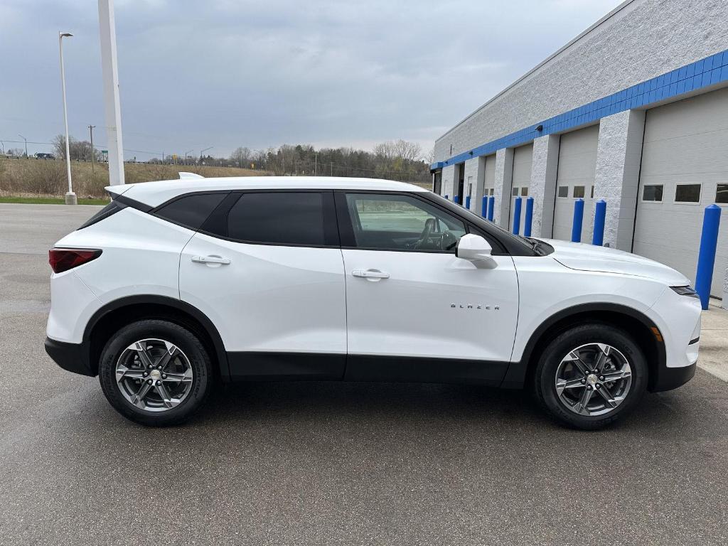 used 2025 Chevrolet Blazer car, priced at $29,295