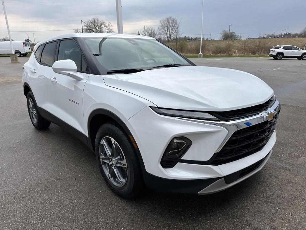 used 2025 Chevrolet Blazer car, priced at $29,295