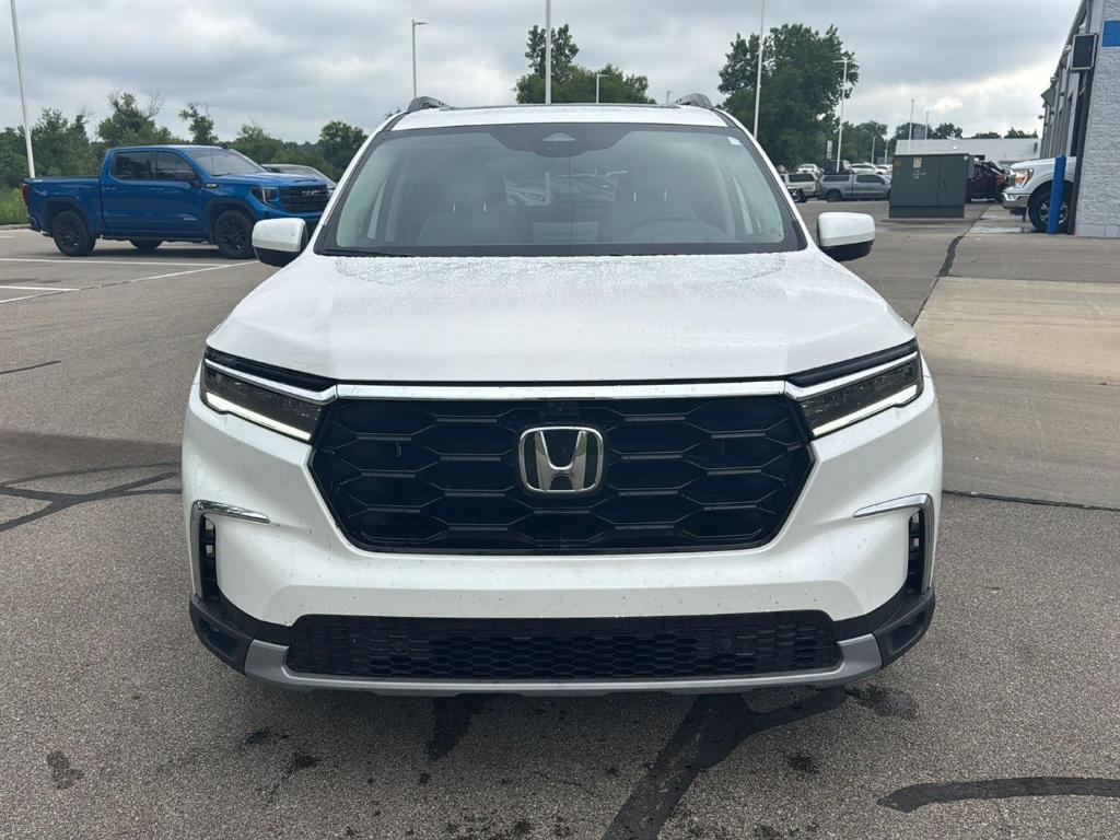 used 2025 Honda Pilot car, priced at $48,949