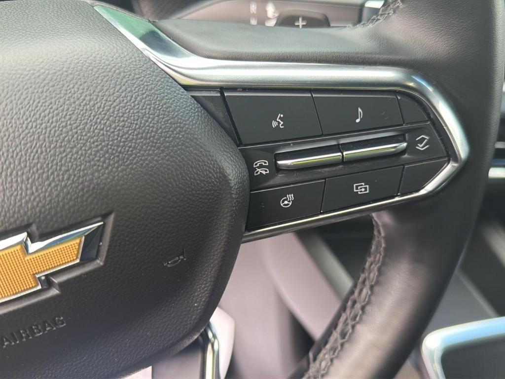 used 2025 Chevrolet Equinox car, priced at $27,349