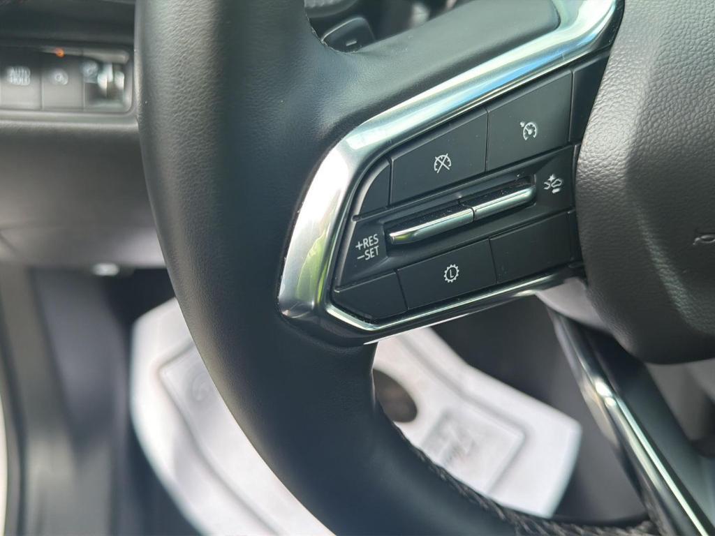 used 2025 Chevrolet Equinox car, priced at $27,349