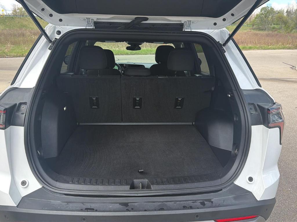 used 2025 Chevrolet Equinox car, priced at $27,349