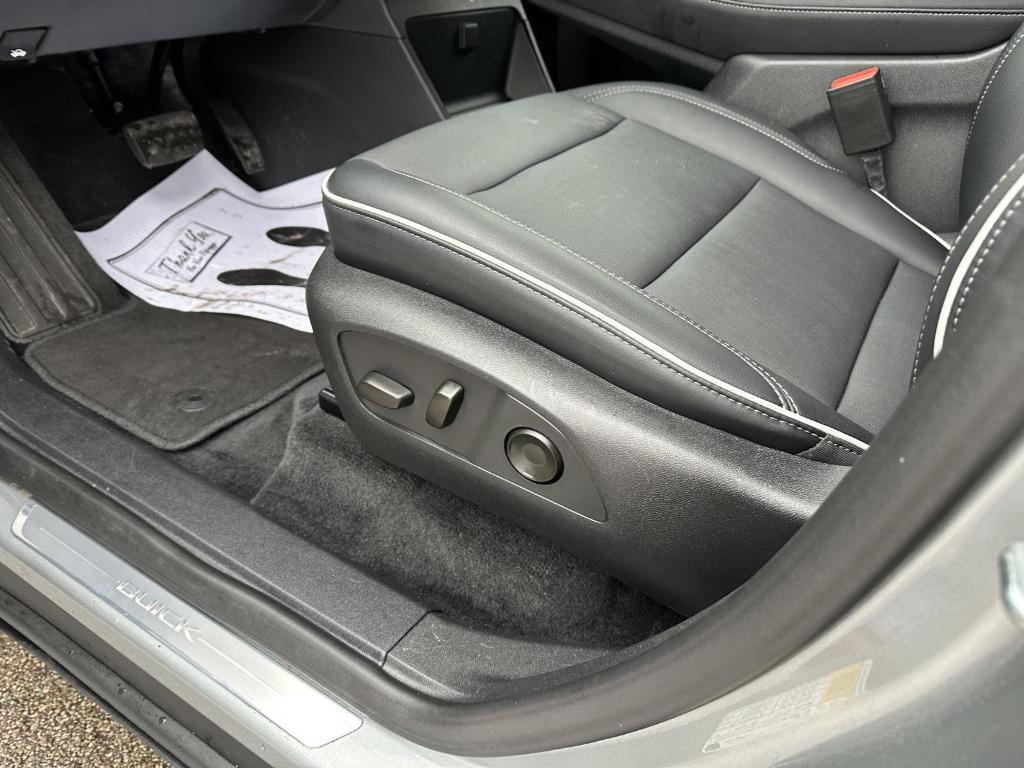 used 2025 Buick Enclave car, priced at $35,989