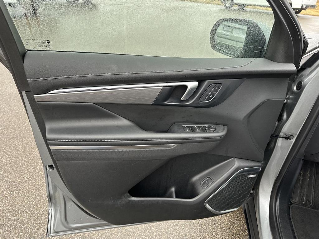 used 2025 Buick Enclave car, priced at $35,989