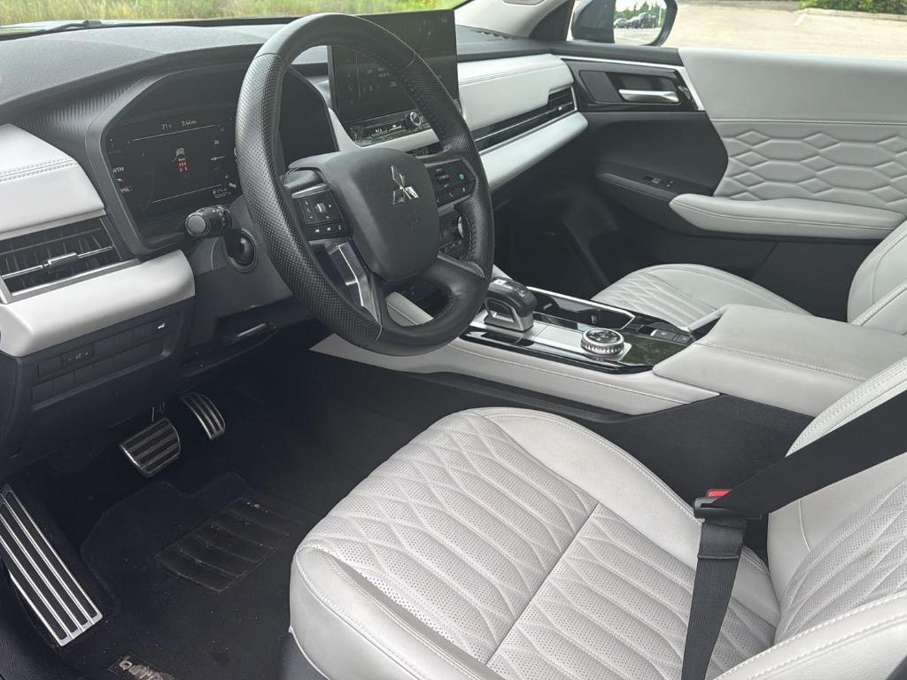 used 2025 Mitsubishi Outlander car, priced at $31,985